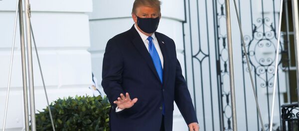 Президент США Дональд Трамп в Белом доме, Вашингтон  - Sputnik Таджикистан