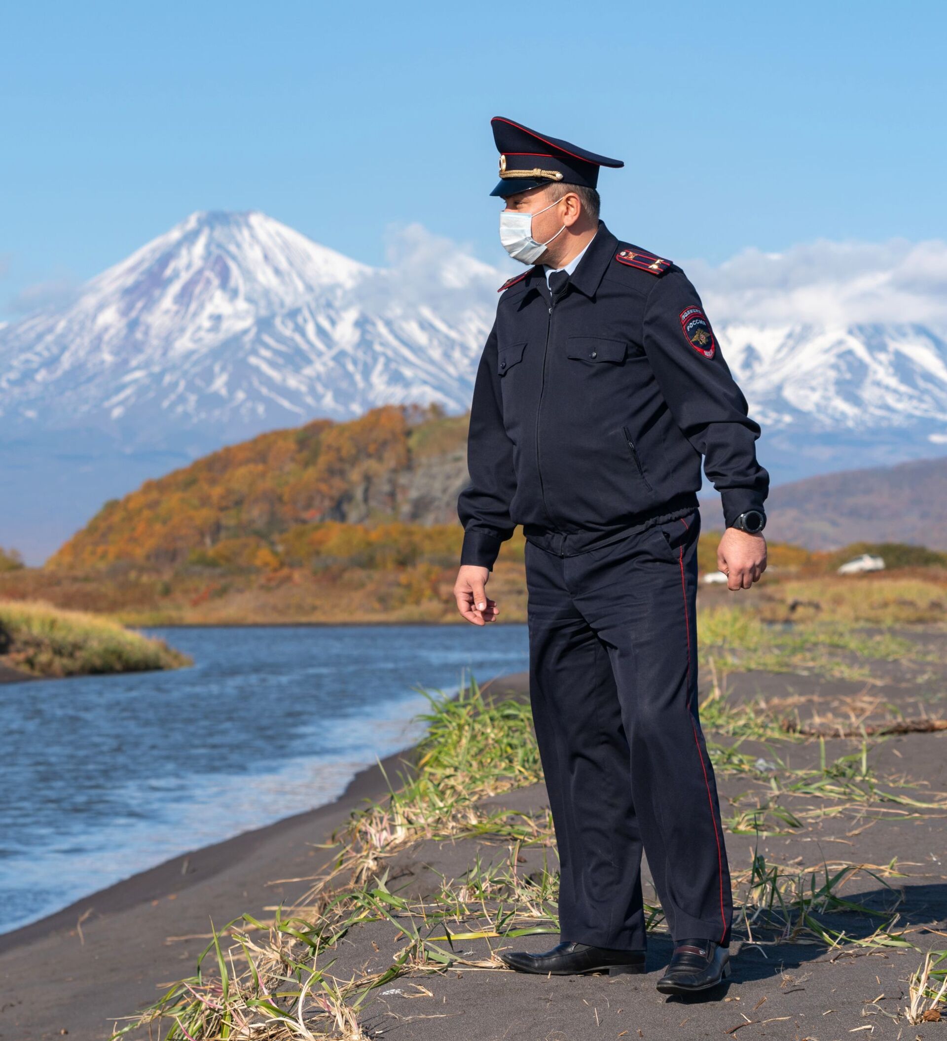 полицейский на пляже