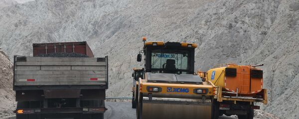 Ремонтные работы на дороге - Sputnik Тоҷикистон