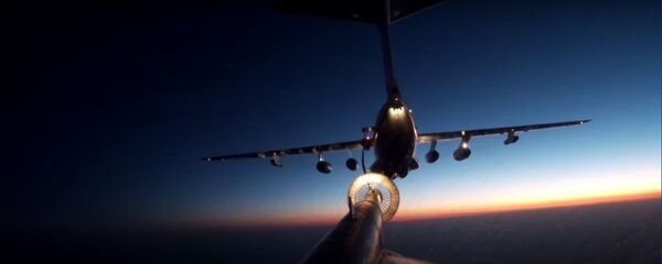 Ночная дозаправка в воздухе экипажа Ту-95МС ВКС России - Sputnik Тоҷикистон
