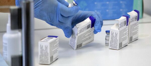 Вакцинация врачей от коронавируса  - Sputnik Тоҷикистон