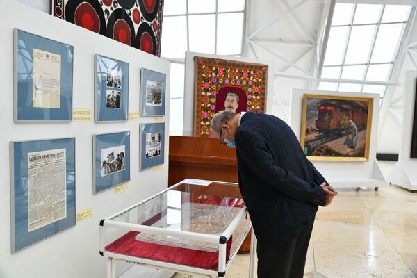 Выставка  в национальном музее Таджикистана под названием Никто не забыт, ничто не забыто - Sputnik Таджикистан