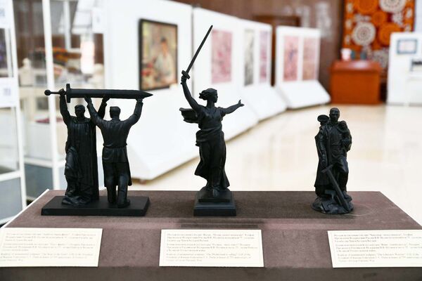Выставка  в национальном музее Таджикистана под названием Никто не забыт, ничто не забыто - Sputnik Таджикистан