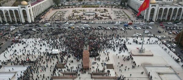 Что произошло 9 октября в Бишкеке — видеохронология событий Что произошло 9 октября в Бишкеке — видеохронология событий - Sputnik Тоҷикистон