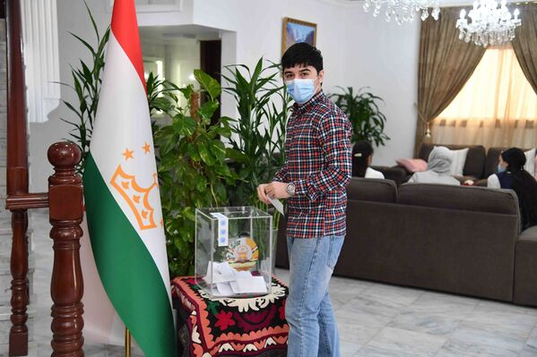 Выборы президента Таджикистана за рубежом: Кувейт - Sputnik Таджикистан