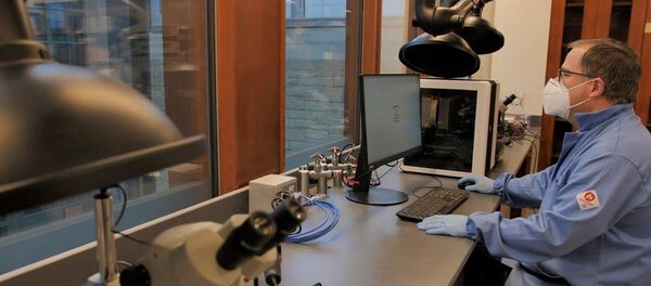 У США не получается создать вакцину от коронавируса – виновата Россия - YouTube - Sputnik Тоҷикистон