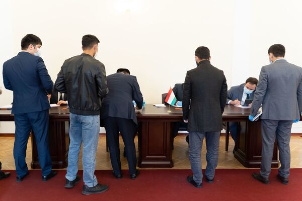 Выборы президента в посольстве Таджикистана в Москве - Sputnik Таджикистан