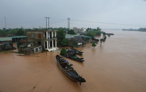 Затопленная деревня в провинции Куангтри, Вьетнам - Sputnik Тоҷикистон
