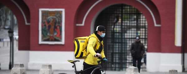 Курьер службы доставки Курьер службы доставки - Sputnik Таджикистан