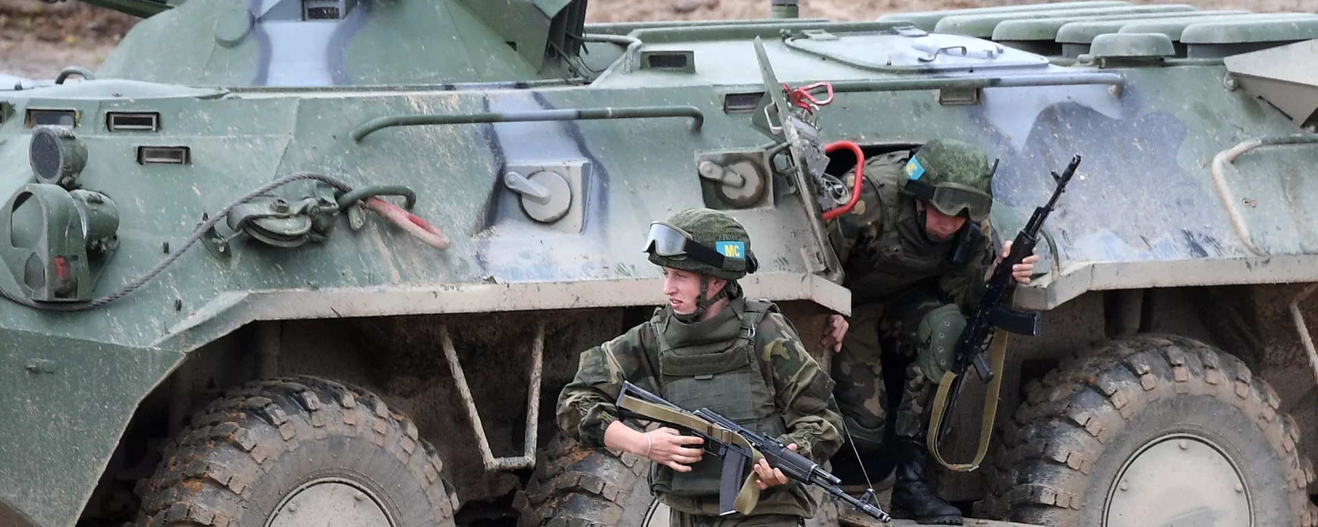 Военнослужащие во время командно-штабных учений ОДКБ Нерушимое братство 2020 на полигоне Лосвидо под Витебском - Sputnik Тоҷикистон, 1920, 15.04.2021