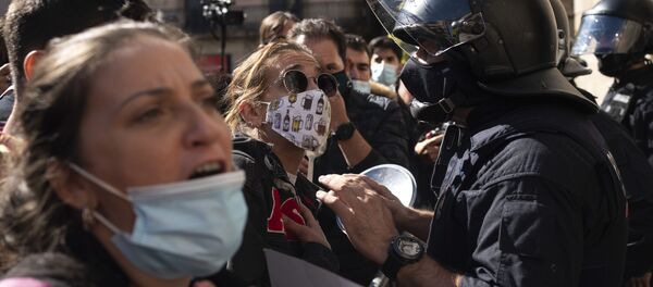 Протесты в Европе - Sputnik Таджикистан