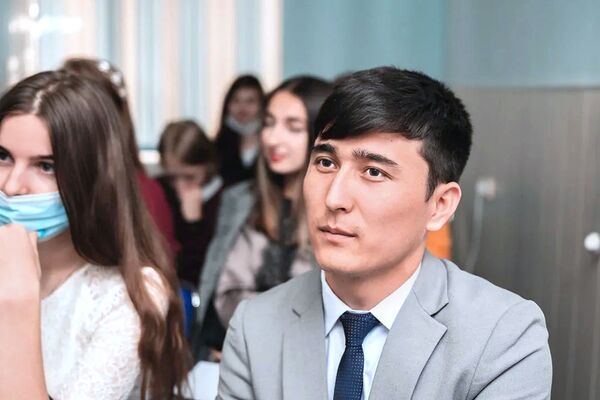 Донишҷӯи тоҷик дар Русия барандаи ҷоизаи Донишҷӯи хориҷии сол – 2020 шуд - Sputnik Тоҷикистон