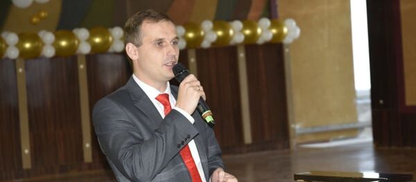 Член Комитета Совета Федерации по социальной политике, кандидат медицинских наук Сергей Леонов Член Комитета Совета Федерации по социальной политике, кандидат медицинских наук Сергей Леонов - Sputnik Таджикистан