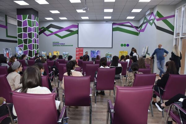 Посольство РФ в Таджикистане запустило новый образовательный проект Посольство РФ в Таджикистане запустило новый образовательный проект - Sputnik Таджикистан