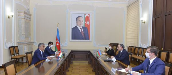 Встреча генерального прокурора Азербайджана Камрана Алиева с Чрезвычайным и Полномочным Послом Таджикистана Рустамом Соли - Sputnik Тоҷикистон