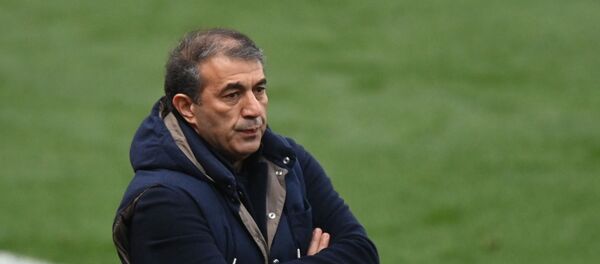 Главный тренер Уфы Рашид Рахимов во время матча Локомотив - Уфа - Sputnik Тоҷикистон