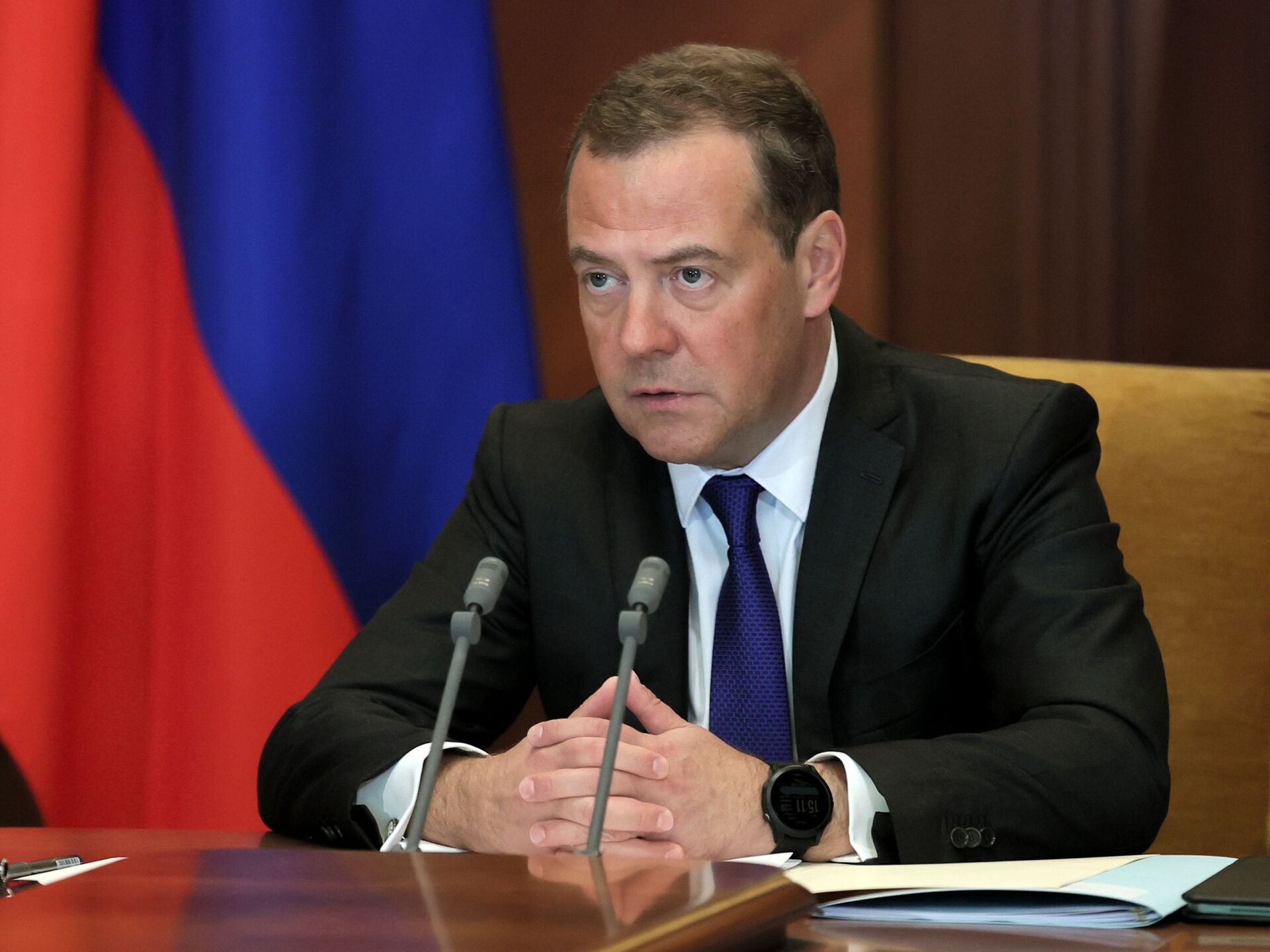 Председателем рф может быть. Зампред Совбеза РФ Медведев.