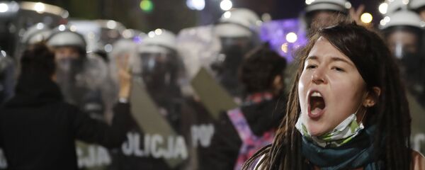 Протесты из-за запрета на аборты в Польше - Sputnik Тоҷикистон