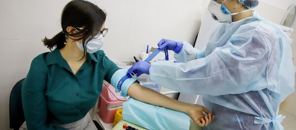 Тестирование на антитела к коронавирусу - Sputnik Тоҷикистон