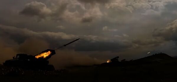 Огонь-видео: российские военные отбились от противника в горах Таджикистана - Sputnik Таджикистан