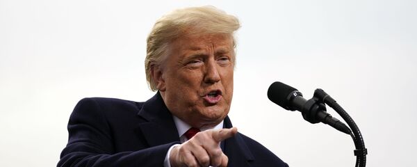 Президент США Дональд Трамп  - Sputnik Тоҷикистон