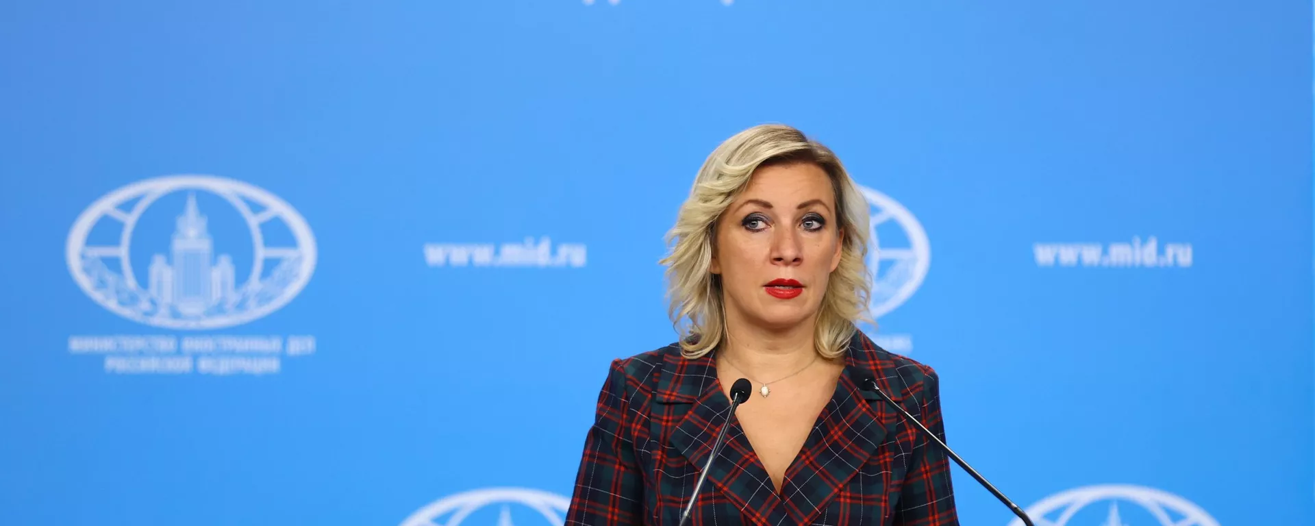 Сдерживайте не Россию, а себя: Захарова о возможном размещении гиперзвуковых ракет США в Европе - Sputnik Тоҷикистон, 1920, 18.03.2021