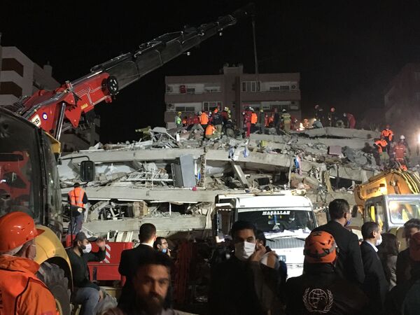 Мудҳиштарин заминларза дар Туркия ҷони 25 касро гирифта беш аз 800 касро захмӣ кард - Sputnik Тоҷикистон