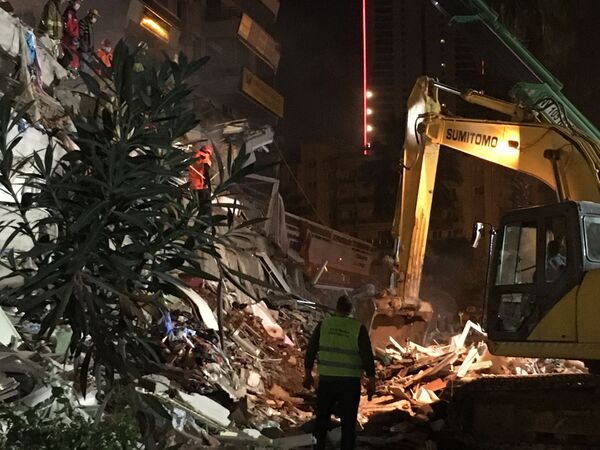 Мудҳиштарин заминларза дар Туркия ҷони 25 касро гирифта беш аз 800 касро захмӣ кард - Sputnik Тоҷикистон