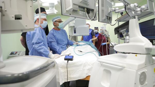 Операция по лечению аритмии с использованием метода криоаблации - Sputnik Таджикистан