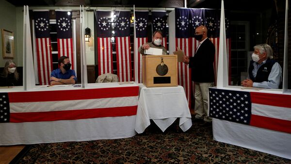 Голосование на президентских выборах в США в отеле Balsams в поселке Диксвилл-Нотч в штате Нью-Гэмпшир - Sputnik Таджикистан
