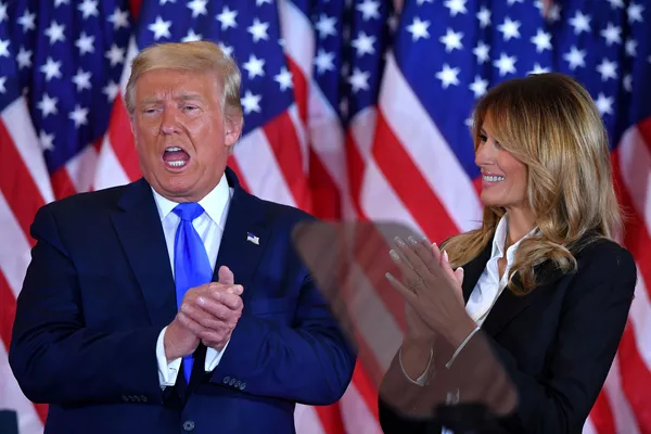 Дональд Трамп и Мелания Трамп в Белом доме в день выборов в США - Sputnik Тоҷикистон