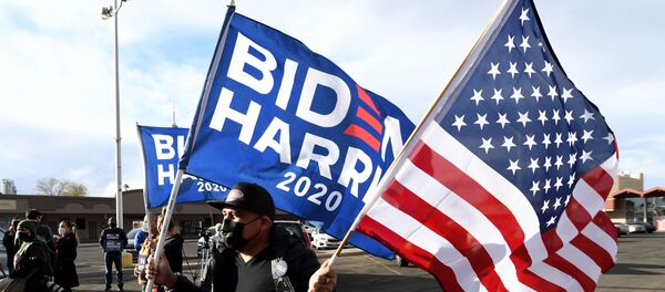 Сторонники Джо Байдена после выборов в США - Sputnik Таджикистан