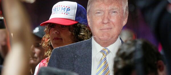 Протестная акция сторонников Дональда Трампа в Фениксе - Sputnik Таджикистан