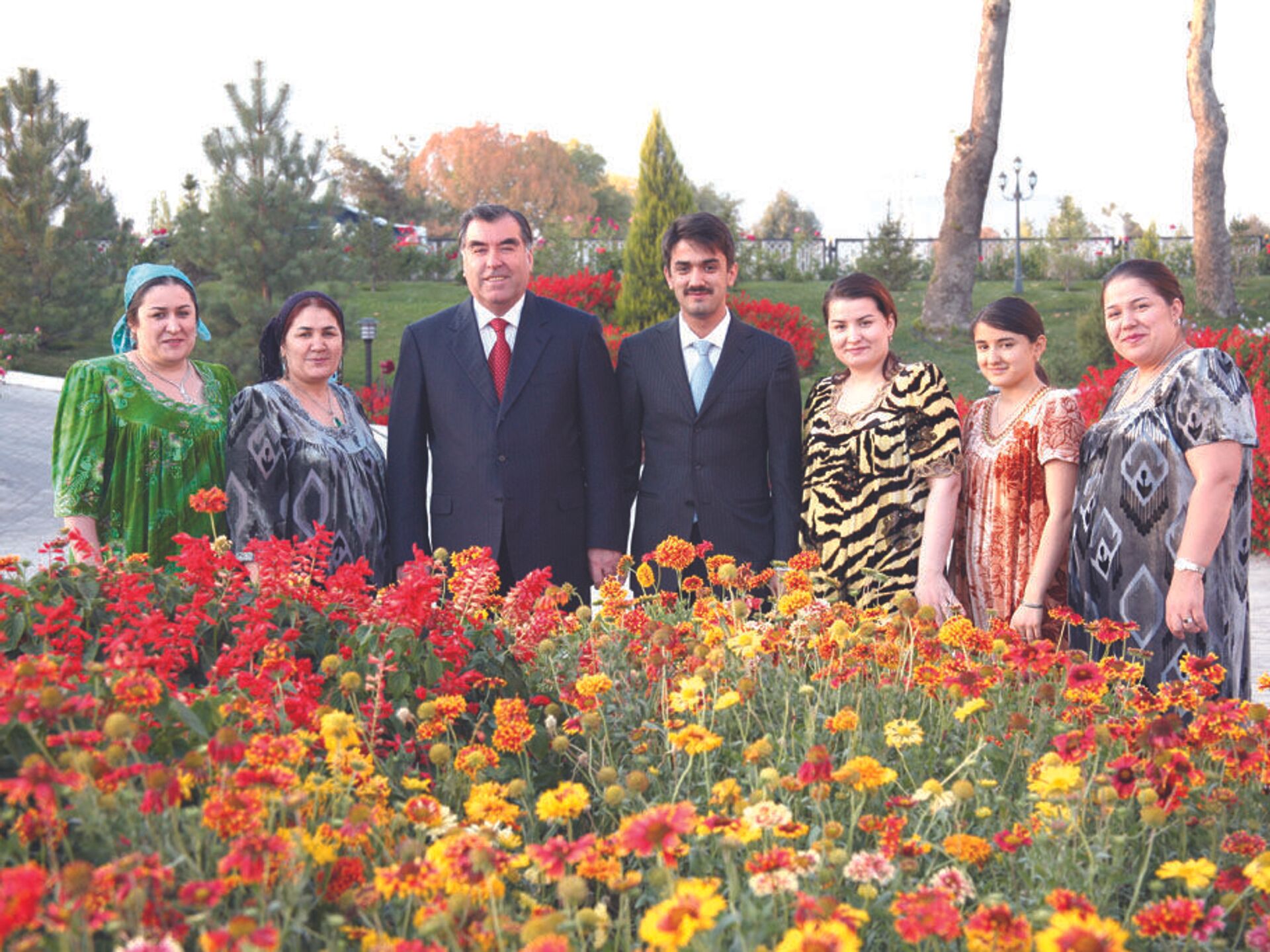 Чумхури точикистон. Семья Эмомали Рахмон. Семья президента Таджикистана Эмомали. Дочь президента Таджикистана Тахмина.
