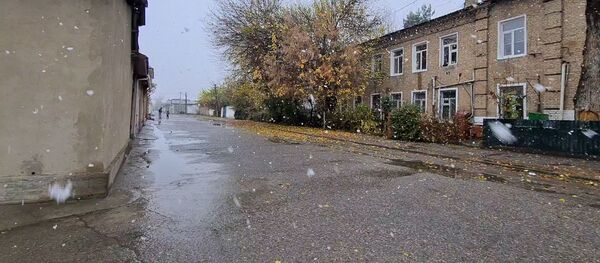 В Душанбе выпал первый снег - YouTube - Sputnik Тоҷикистон