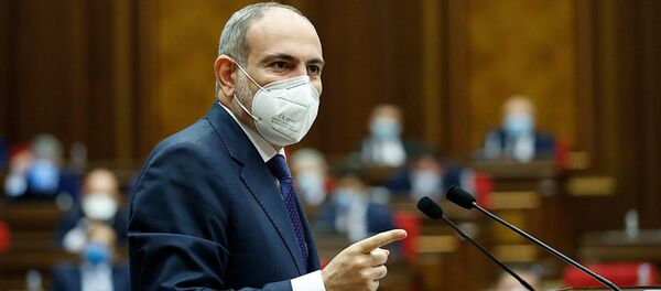 Выступление премьер-министра Никола Пашиняна в Национально собрании (25 июня 2020). Еревaн - Sputnik Тоҷикистон