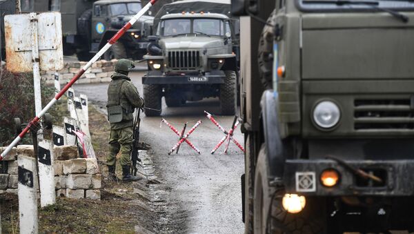 Военная техника российских миротворческих сил на блокпосту в Лачинском коридоре - Sputnik Таджикистан