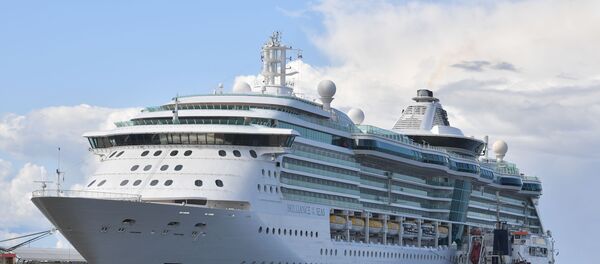 Бункеровка круизных лайнеров в Санкт-Петербурге Бункеровка круизных лайнеров в Санкт-Петербурге - Sputnik Тоҷикистон