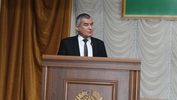 Абдулатиф Кодири начальник управления труда, занятости и миграции по Согдийской области - Sputnik Таджикистан