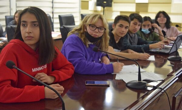 Душанбинские школьники прошли квест по страницам Второй мировой войны - Sputnik Таджикистан