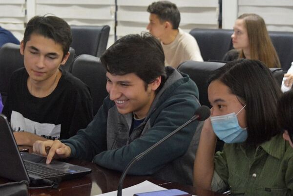 Душанбинские школьники прошли квест по страницам Второй мировой войны - Sputnik Таджикистан