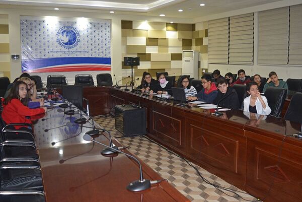 Душанбинские школьники прошли квест по страницам Второй мировой войны - Sputnik Таджикистан