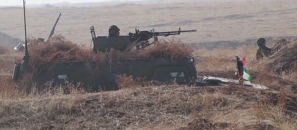 Антитеррористическая операция в горах: совместные учения российских и таджикских военных - YouTube Антитеррористическая операция в горах: совместные учения российских и таджикских военных - YouTube - Sputnik Таджикистан