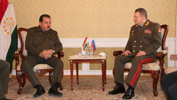 Командующий ЦВО обсудил с министром обороны Таджикистана вопросы сотрудничества и безопасности в Центрально-Азиатском регионе - Sputnik Таджикистан