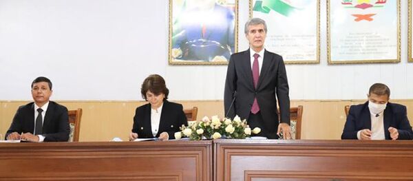 Новый ректор Институт экономики и торговли Таджикского государственного коммерческого университета в  Худжанд - Sputnik Тоҷикистон