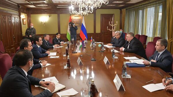 Встреча главы парламента Таджикистана Рустама Эмомали и заместителя председателя правительства Алексея Оверчука - Sputnik Таджикистан