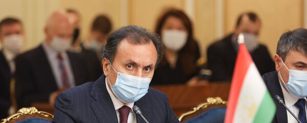 Чрезвычайный и Полномочный посол Имомуддин Сатторов на переговорах России и Таджикистана Чрезвычайный и Полномочный посол Имомуддин Сатторов на переговорах России и Таджикистана - Sputnik Таджикистан