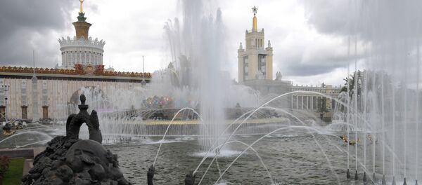 Фонтаны Центральной аллеи на ВДНХ в Москве - Sputnik Таджикистан