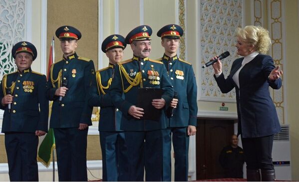 Праздничный концерт Ансамбля песни и пляски Центрального военного округа - Sputnik Таджикистан