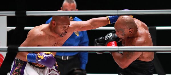 Майк Тайсон и Рой Джонс - Sputnik Таджикистан